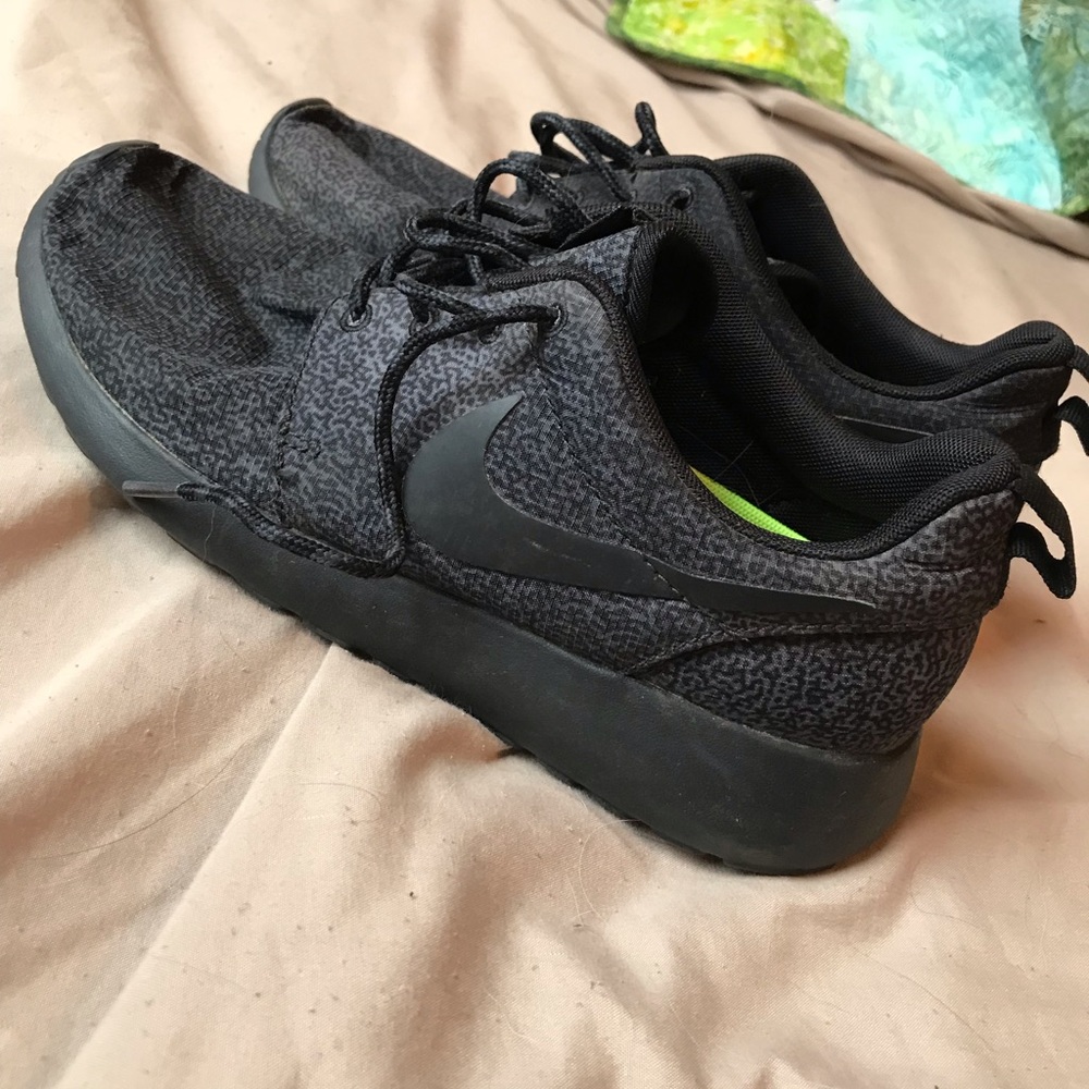 Women’s Nike Roushe One Running Shoes